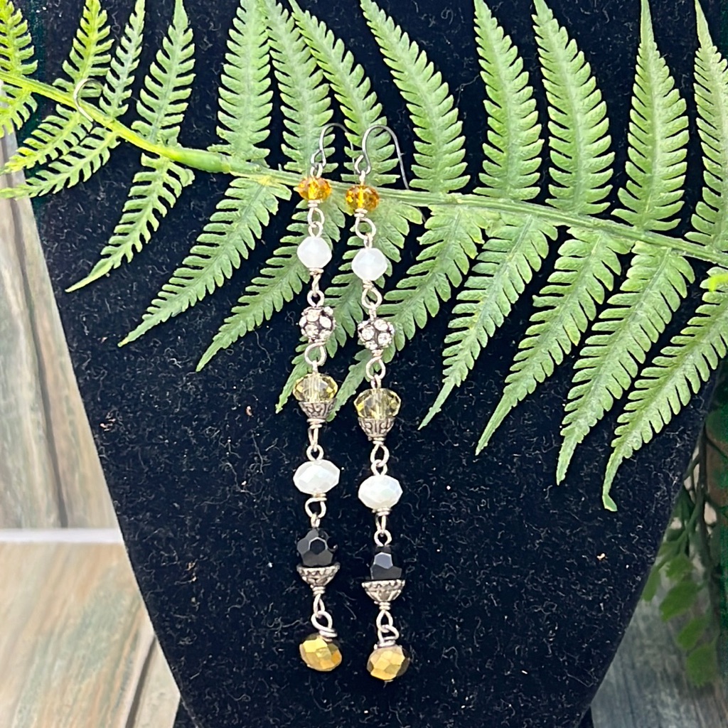 Adorned Crown Artisan Assemblage Shoulder Duster Wrapped Crystal Earrings 16$